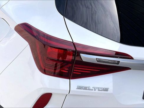 Used 2023 Kia Seltos S FWD image 28