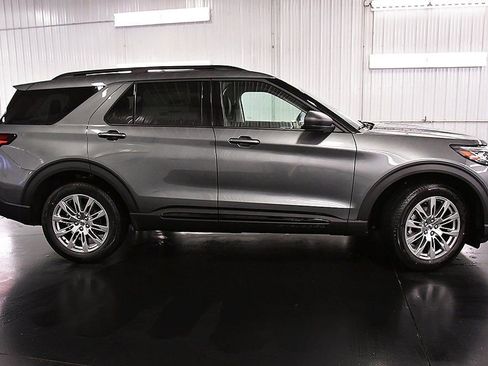 New 2026 Ford Explorer Active w/ Active Comfort Package AWD/4WD image 8