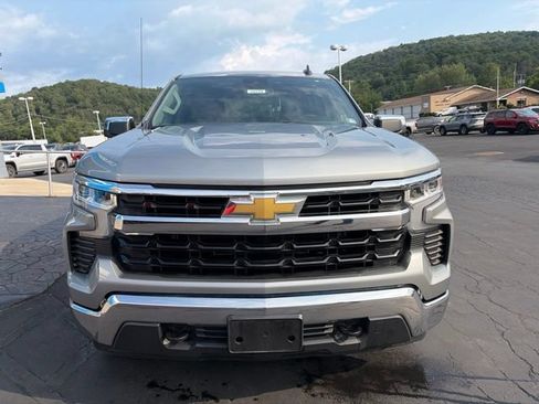 Used 2025 Chevrolet Silverado 1500 LT AWD/4WD image 2