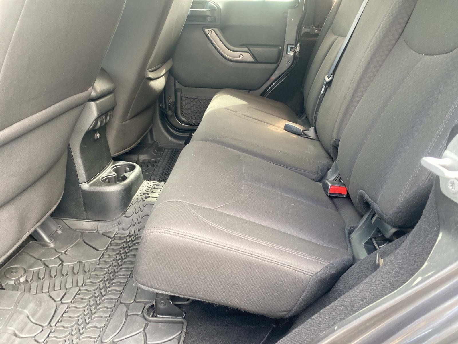 Used 2018 Jeep Wrangler Unlimited Sport S AWD/4WD image 17