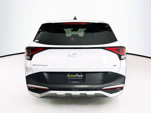 Used 2025 Kia Sportage LX image 7