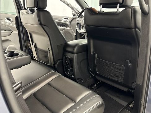 Used 2020 Jeep Grand Cherokee Limited AWD/4WD image 33