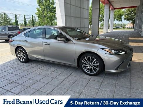 Used 2020 Lexus ES 350 w/ Premium Package FWD image 3