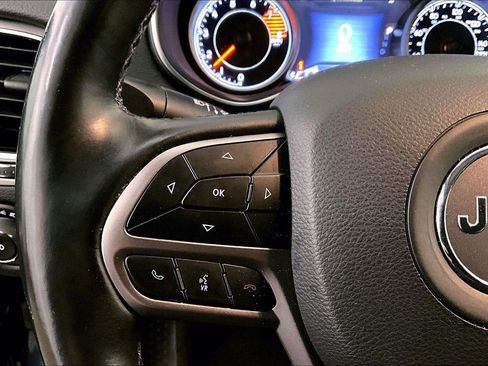 Used 2019 Jeep Cherokee Limited image 17