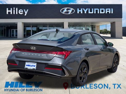 New 2026 Hyundai Elantra SEL Sport Premium FWD image 4