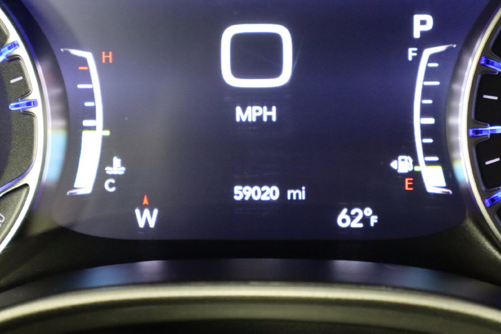 Used 2025 Chrysler Pacifica Select FWD image 42