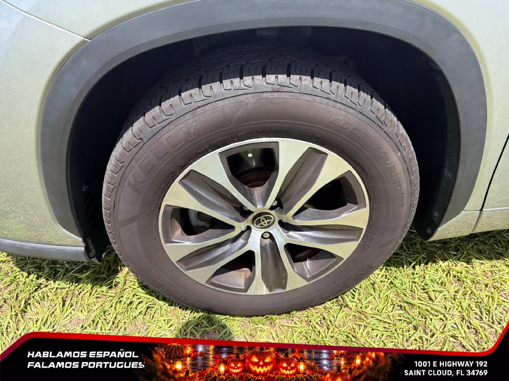 Used 2022 Toyota Highlander XLE FWD image 10
