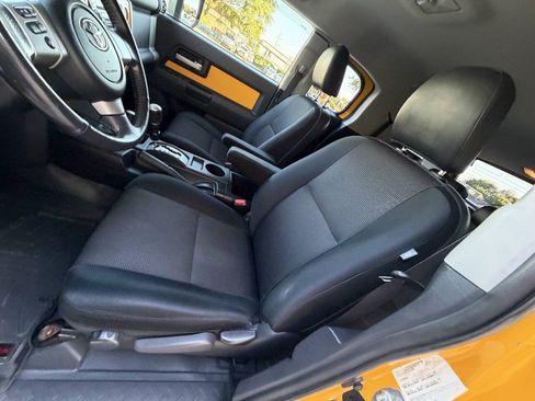 Used 2010 Toyota FJ Cruiser 4WD image 27