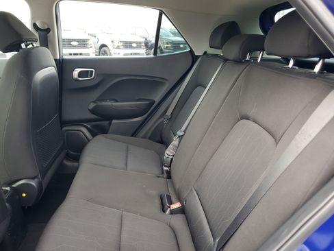 Used 2021 Hyundai Venue SE image 12