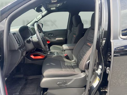 Used 2024 Nissan Frontier Pro-X RWD image 9
