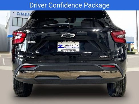 Certified 2024 Chevrolet Trax ACTIV w/ Driver Confidence Package image 9