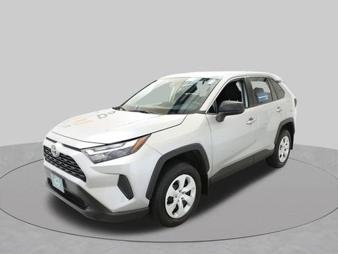 Used 2025 Toyota RAV4 LE AWD/4WD image 4