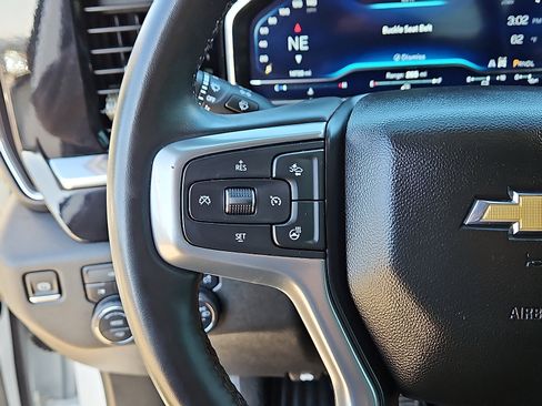 Used 2025 Chevrolet Silverado 2500 LT w/ Convenience Package image 17