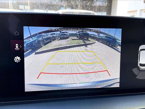 Used 2024 Kia Telluride S image 27