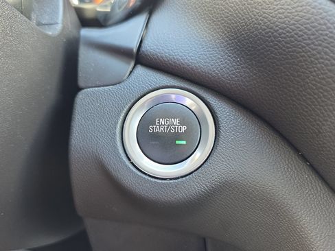 Used 2024 Chevrolet Equinox LT FWD image 26