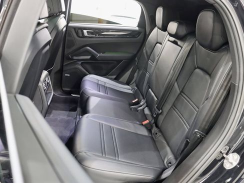 Used 2022 Porsche Cayenne S AWD/4WD image 31