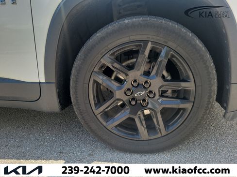 Used 2021 Chevrolet Traverse LT FWD image 7