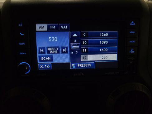 Used 2016 Jeep Wrangler Sport w/ Connectivity Group AWD/4WD image 25