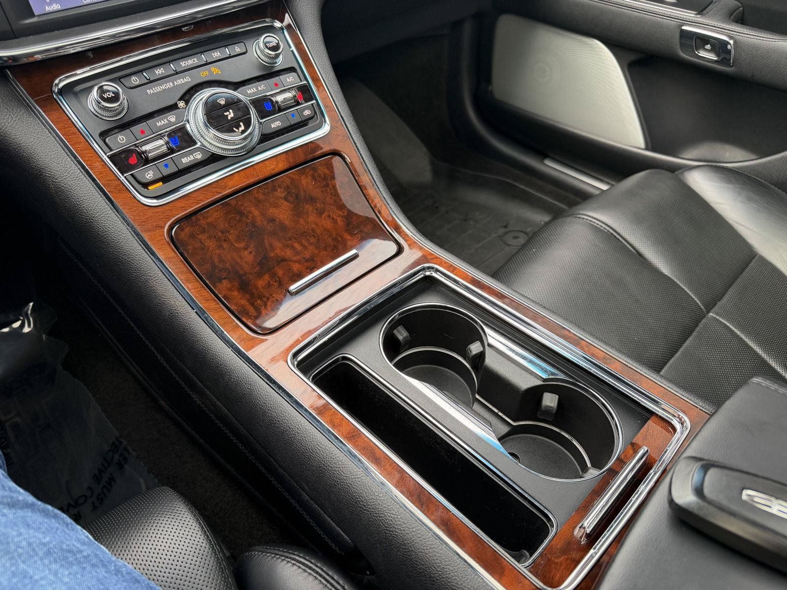 Used 2020 Lincoln Continental Reserve w/ Luxury Package AWD/4WD image 19