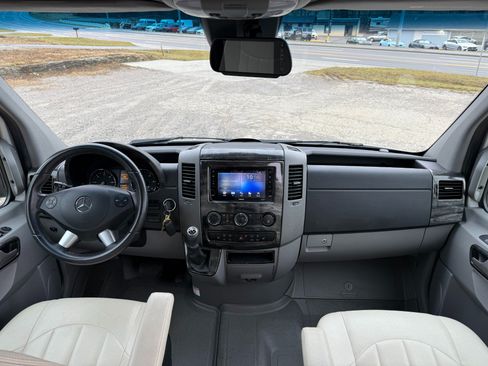 Used 2017 Mercedes-Benz Sprinter 3500 image 20