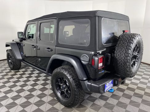 Used 2024 Jeep Wrangler Unlimited AWD/4WD image 9