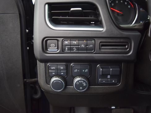 Used 2021 Chevrolet Tahoe Z71 w/ Z71 Signature Package image 14