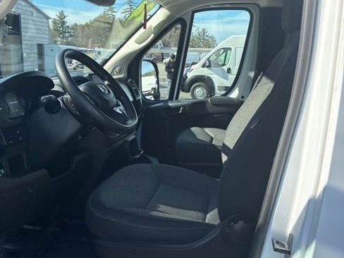 Used 2025 RAM ProMaster 2500 w/ Convenience Group FWD image 21