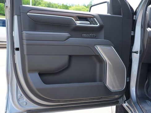 Certified 2025 Chevrolet Silverado 1500 High Country w/ High Country Premium Package AWD/4WD image 14