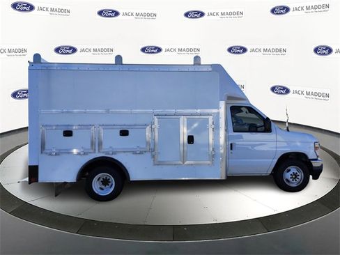 New 2026 Ford E-350 and Econoline 350 Super Duty w/ Power Equipment Group image 6