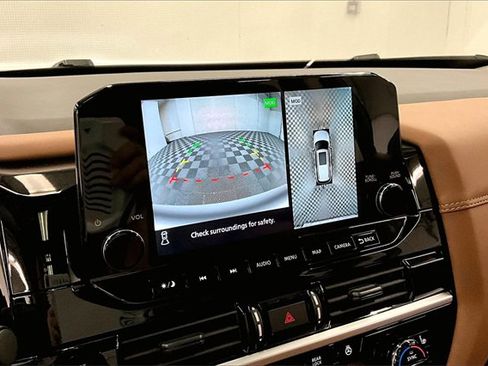 New 2025 Nissan Pathfinder Platinum image 24