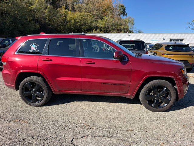 Used 2015 Jeep Grand Cherokee Altitude AWD/4WD image 7