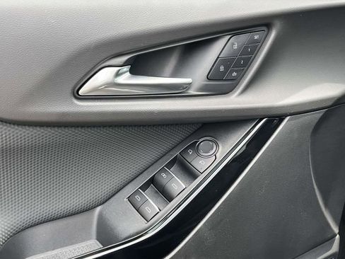 Used 2025 Chevrolet Equinox RS w/ Safety and Technology Package FWD image 17