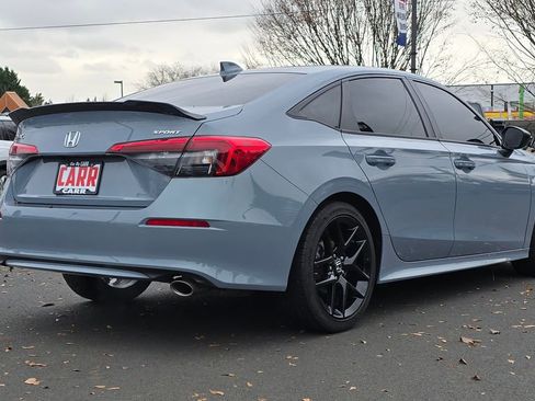 Used 2023 Honda Civic Sport image 3
