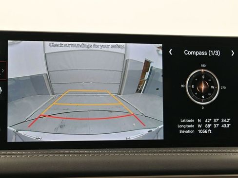 Used 2025 Genesis G70 2.5T image 25