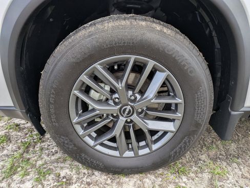 Used 2025 Nissan Rogue S FWD image 11