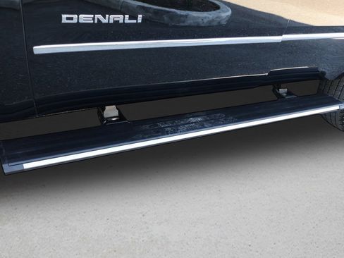 Used 2019 GMC Yukon Denali w/ Denali Ultimate Package image 10