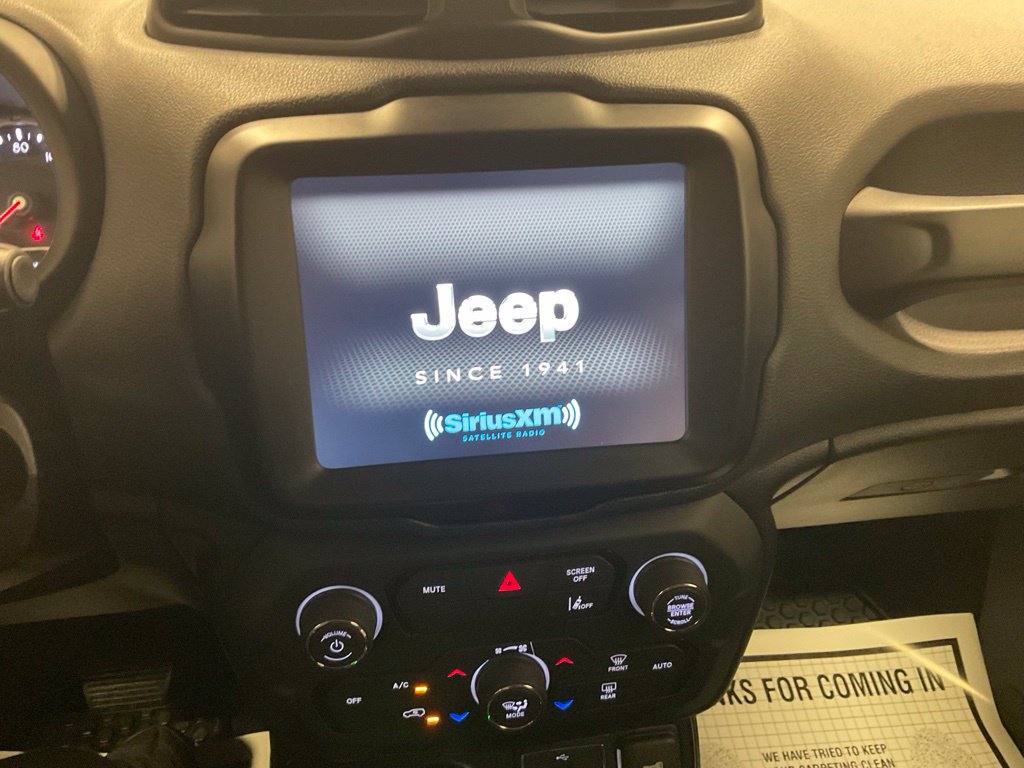 Used 2022 Jeep Renegade Trailhawk AWD/4WD image 20