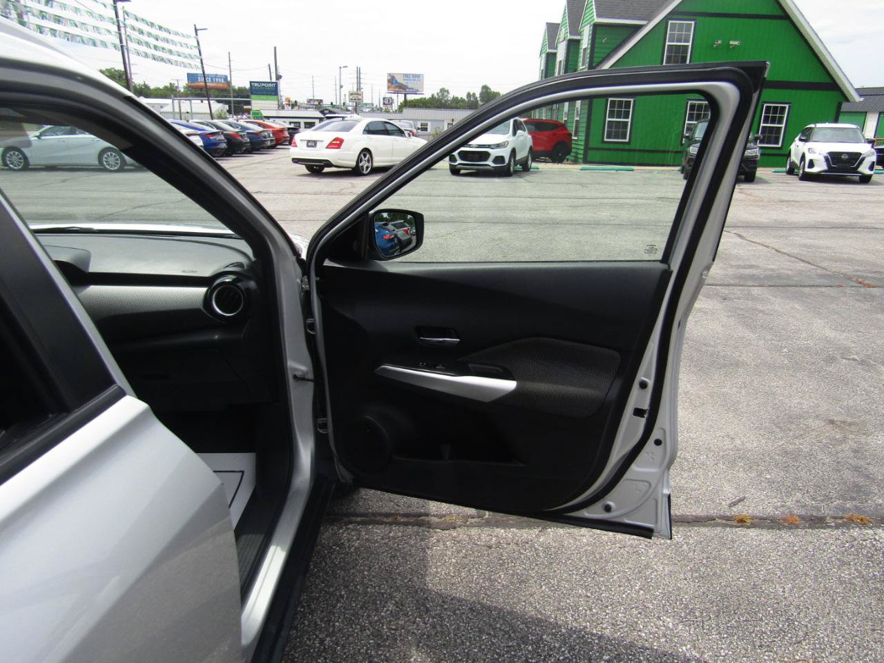 Used 2020 Nissan Kicks SV FWD image 22