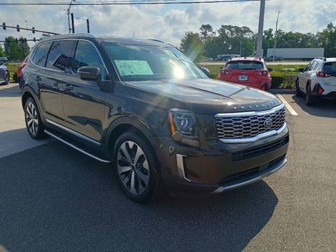 Used 2020 Kia Telluride EX w/ EX Premium Package FWD image 3