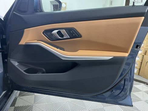 Used 2025 BMW 330i xDrive Sedan w/ Convenience Package image 23