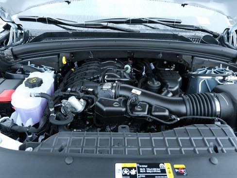 New 2025 Jeep Grand Cherokee L Altitude image 32