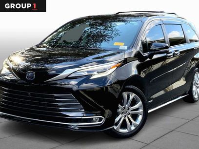 Used 2021 Toyota Sienna Platinum