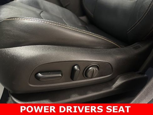 Used 2018 GMC Terrain SLT w/ Preferred Package image 8