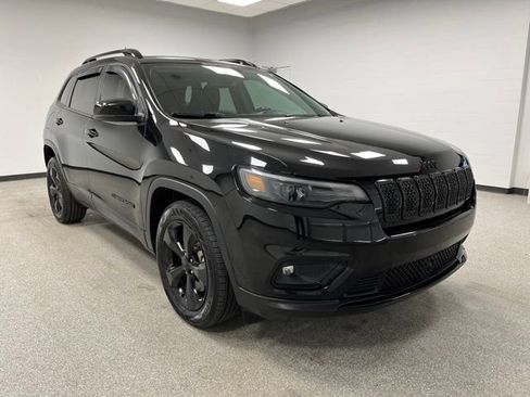Used 2021 Jeep Cherokee Latitude Plus FWD image 2