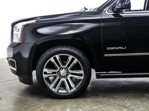 Used 2020 GMC Yukon XL Denali w/ Denali Premium Package image 10