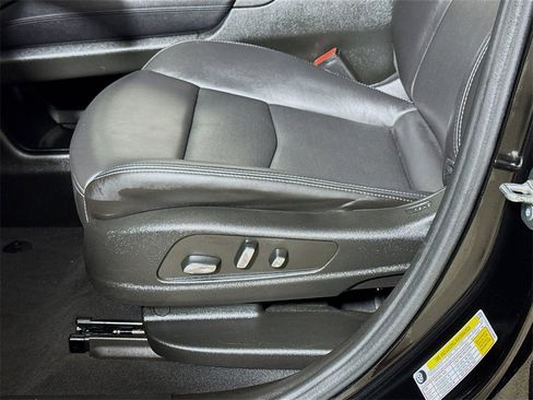 Certified 2025 Cadillac XT6 Premium Luxury image 18