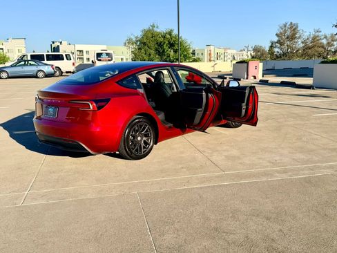 Used 2024 Tesla Model 3 Long Range AWD/4WD image 18