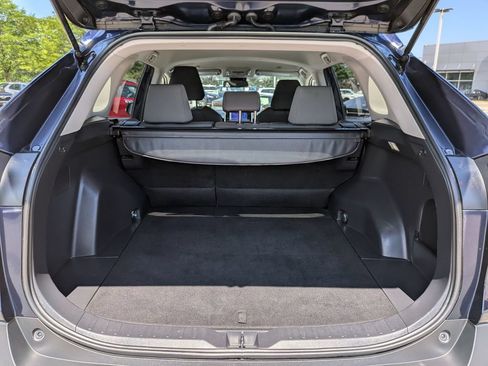 Used 2025 Toyota RAV4 XLE AWD/4WD image 29