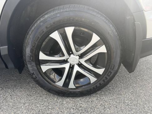 Used 2016 Toyota RAV4 LE AWD/4WD image 12