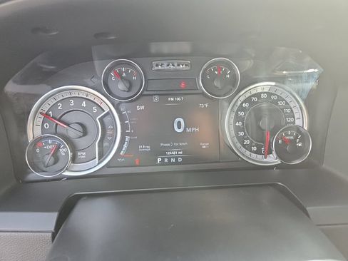 Used 2018 RAM 1500 Laramie AWD/4WD image 19